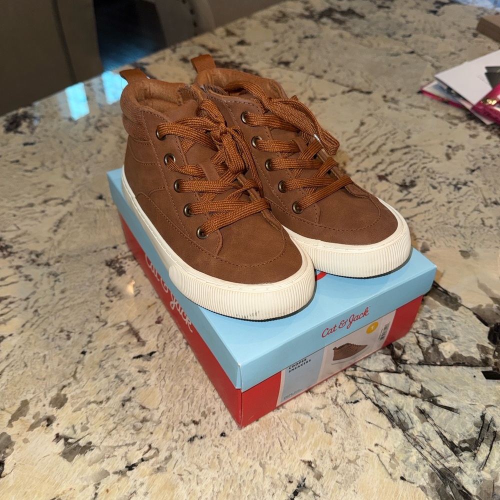 Cat & Jack Brown High-Top Cooper Kids Sneakers 1 worn once - Picture 3 of 6